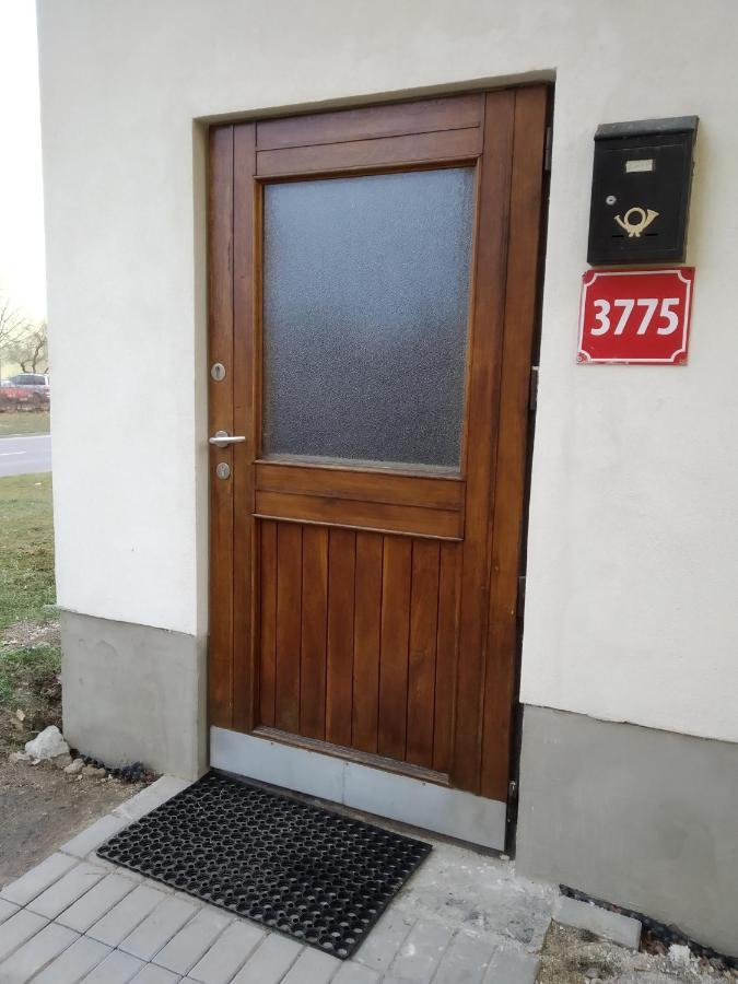 Ferienwohnung Minidomecek Znojmo Exterior foto
